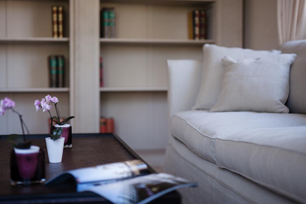 Kometa Suites & Apartments Флоренция Стая снимка