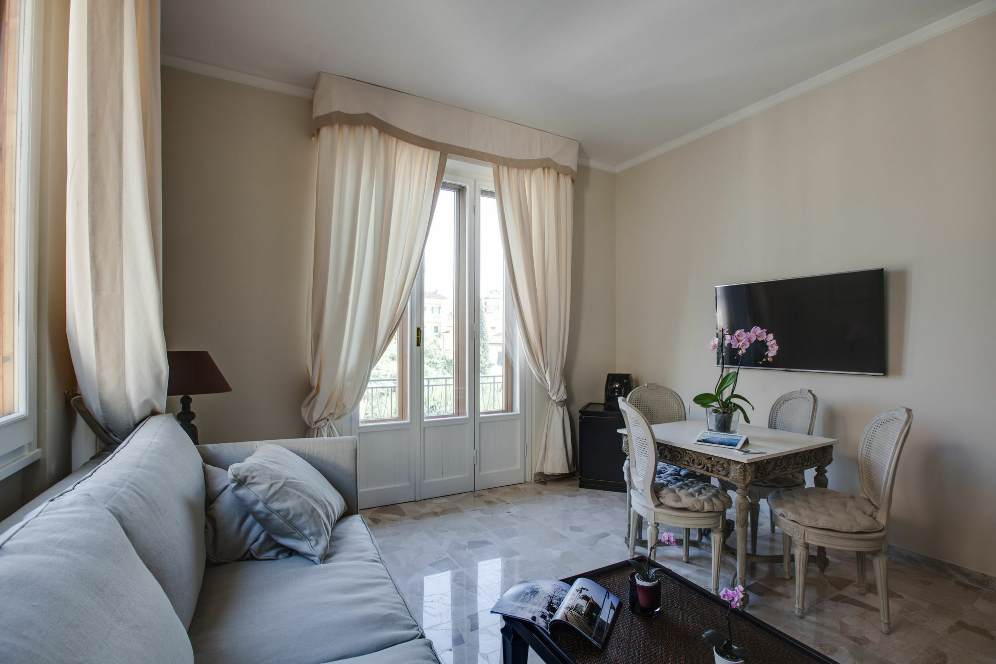 Kometa Suites & Apartments Флоренция Екстериор снимка